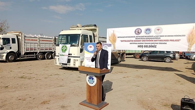 Üretime katkı için üreticilere buğday tohumu