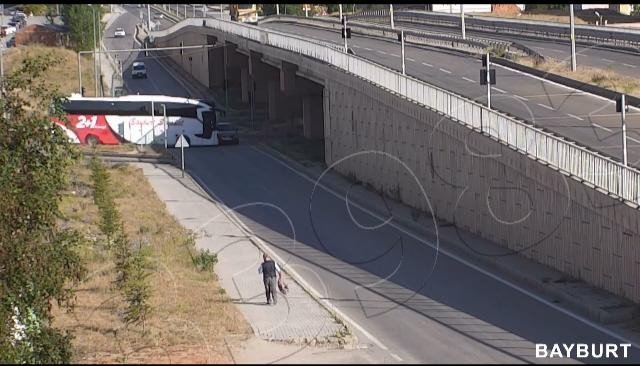 Bayburt’ta meydana gelen trafik kazaları KGYS kameralarına yansıdı