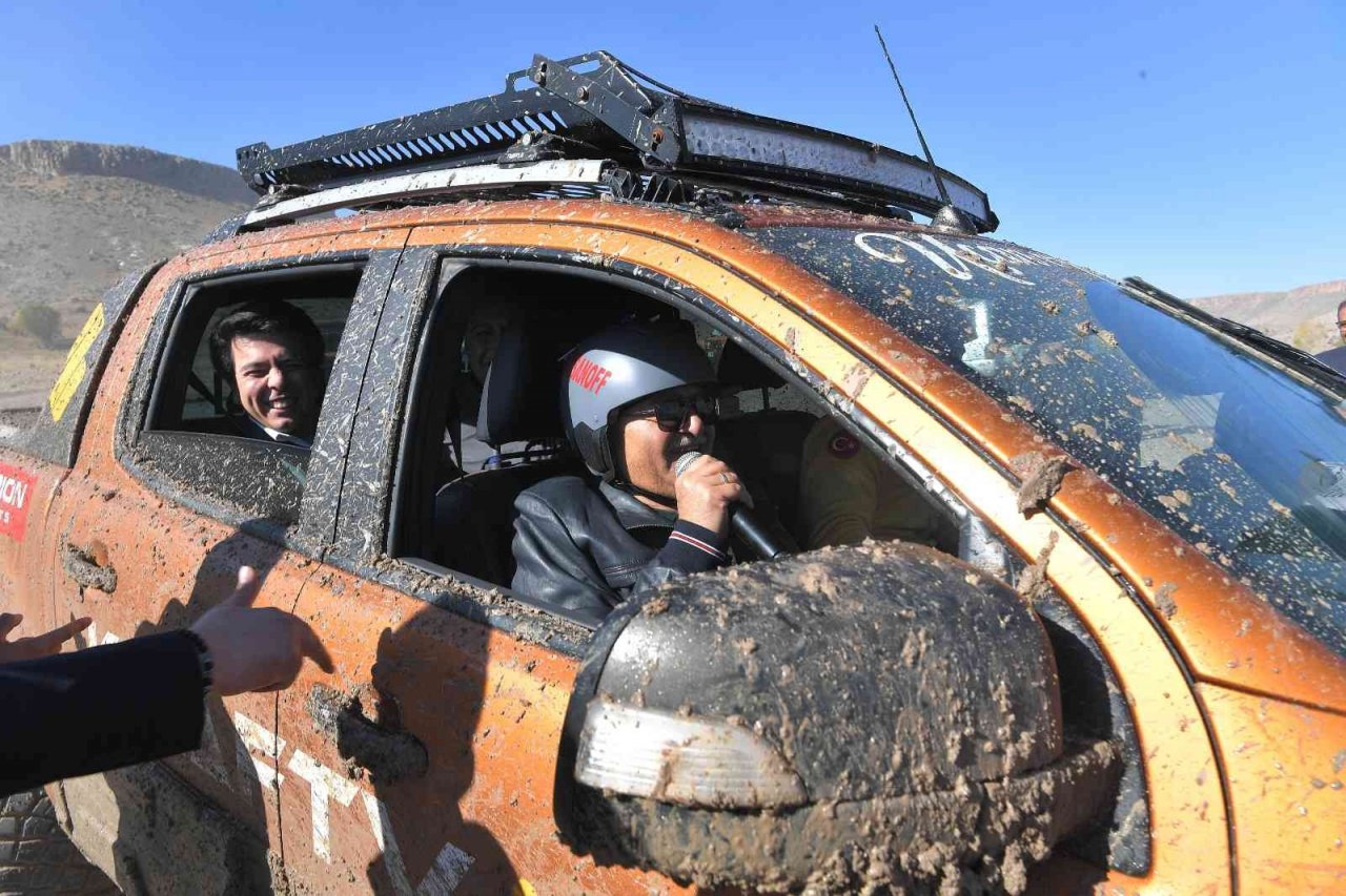 Büyükşehir’in off-road festivaline 60 ilden 250 araç katıldı
