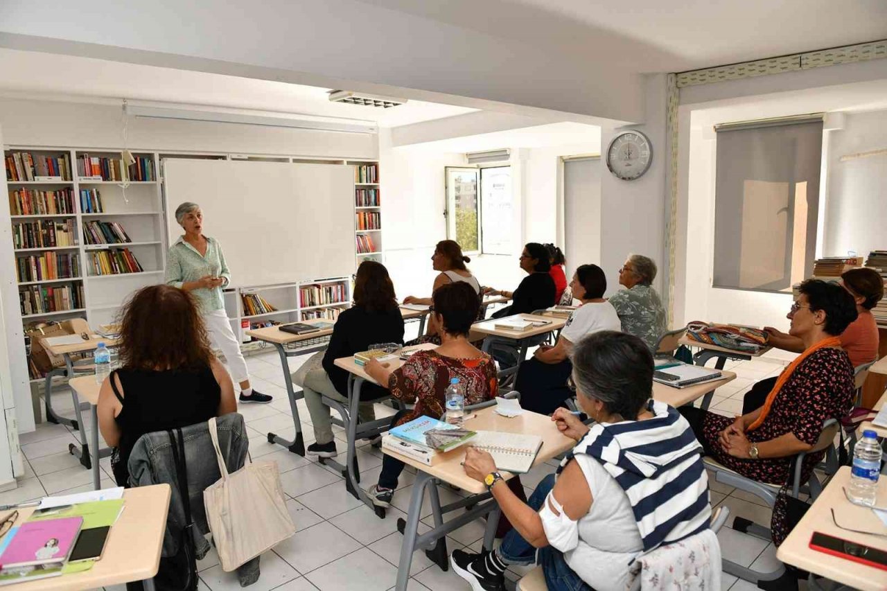 Çiğli’de edebiyat buluşmaları sürüyor