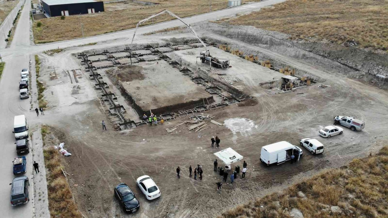 40 metrekare işyerinde kurulan Golonya, dünya markası olma yolunda ilerliyor