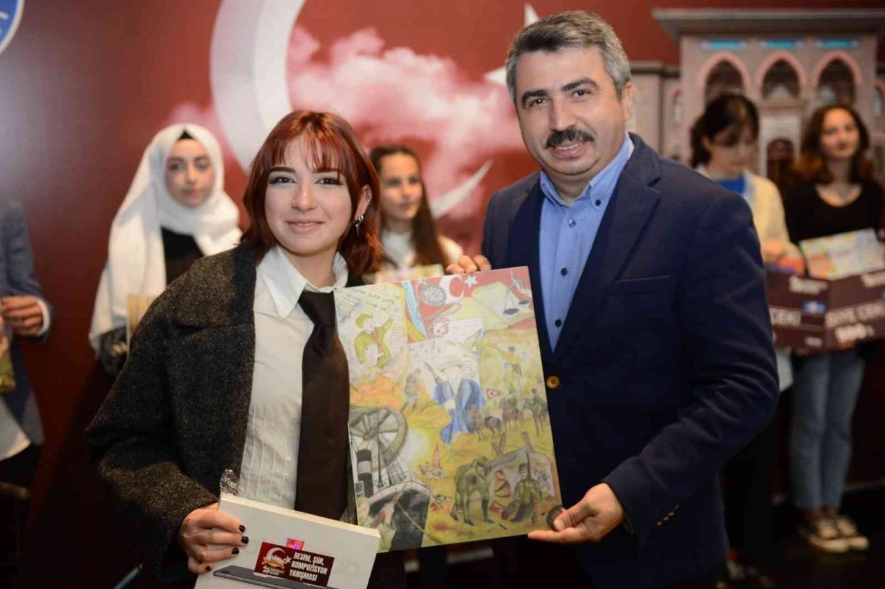 Cumhuriyeti en iyi anlatan öğrenciler Yıldırım’da ödüllendirildi