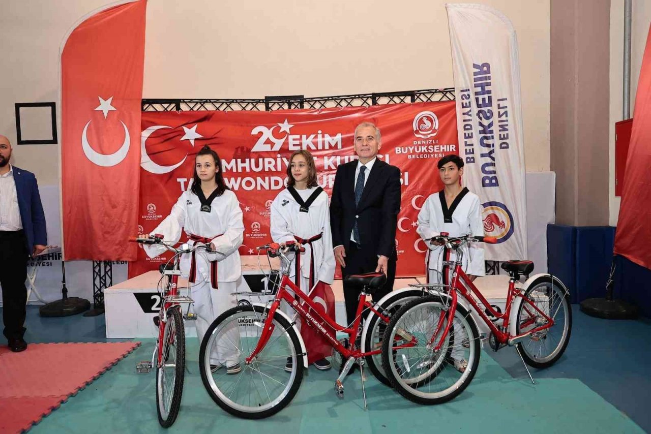 Denizli’ye 15 ilden gelen 400 sporcu turnuvada mücadele etti