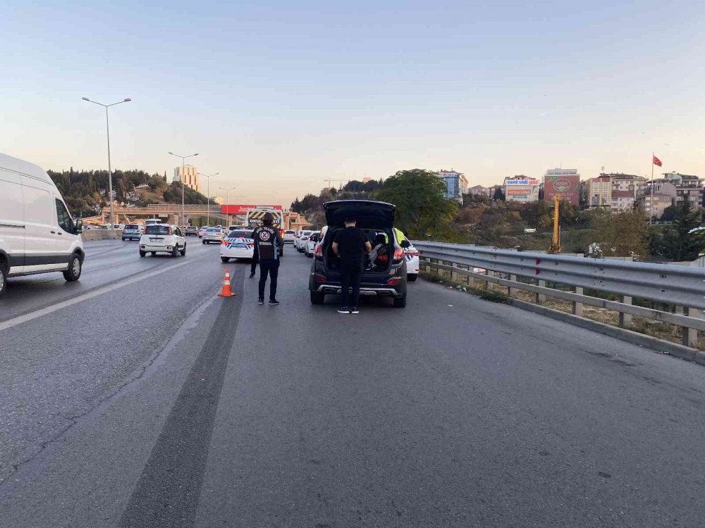 Ehliyetsiz araç kullanan rap şarkıcısı Sedo denetime takıldı! Cezası ağır oldu