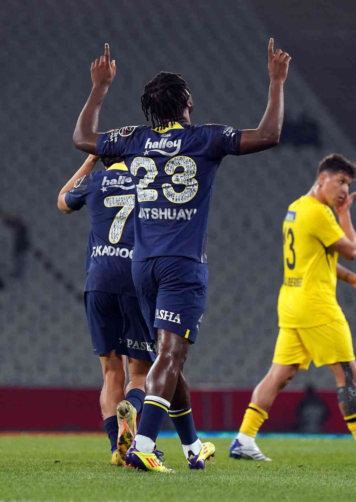 Fenerbahçe hem sahada hem istatistiklerde zirvede