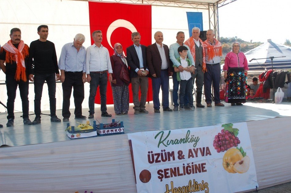 Gördes’te Ayva ve Üzüm Festivali yapıldı