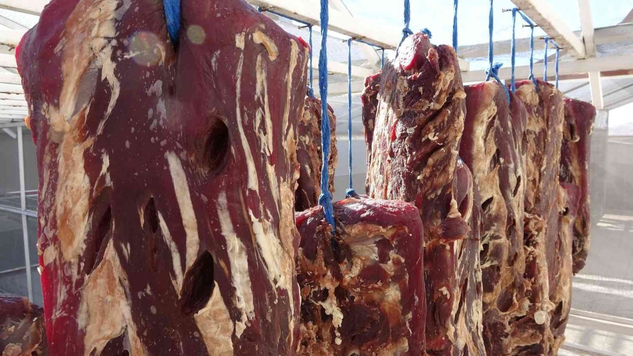 ’Pastırma sıcağı’ pastırmaya lezzet veriyor