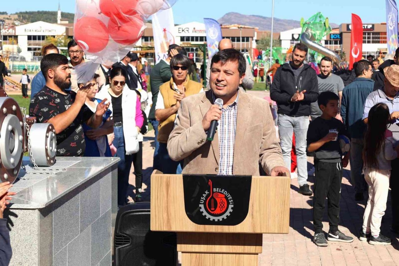 Uşak’ta 100. Yıl Parkı halkın kullanımına açıldı