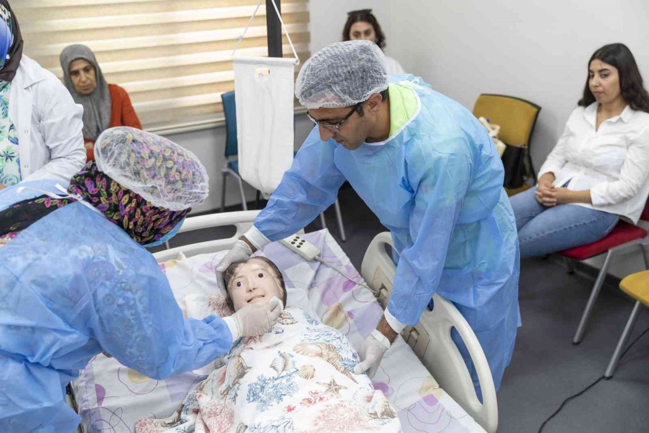 Mersin’de ’Hasta ve Yaşlı Özbakımına Destek’ kursu