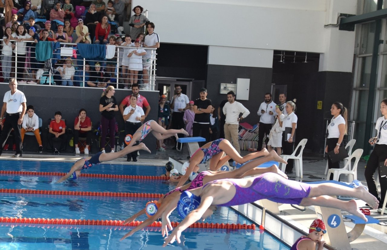 Kulaçlar Cumhuriyet için atıldı