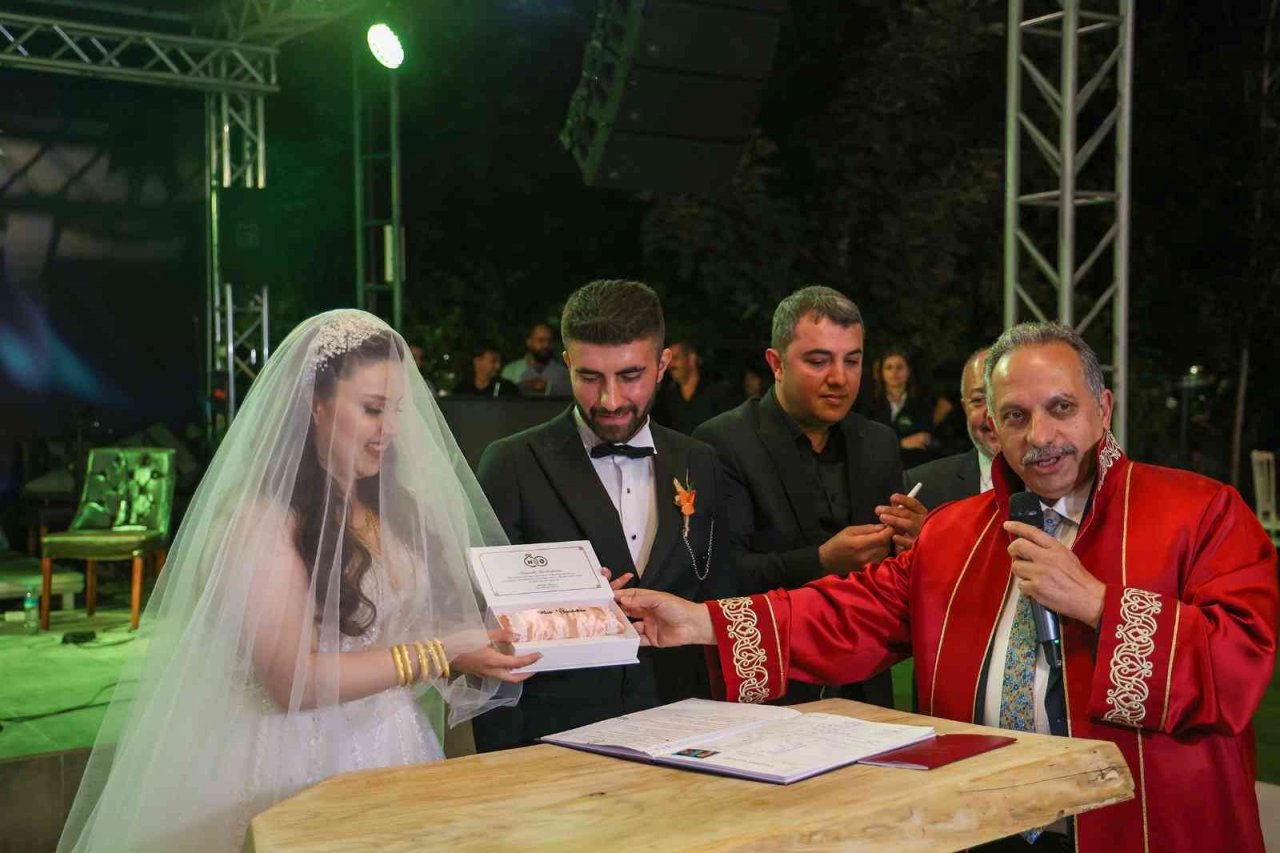 Talas’ta resmi tatiller, nikah sevincine engel değil