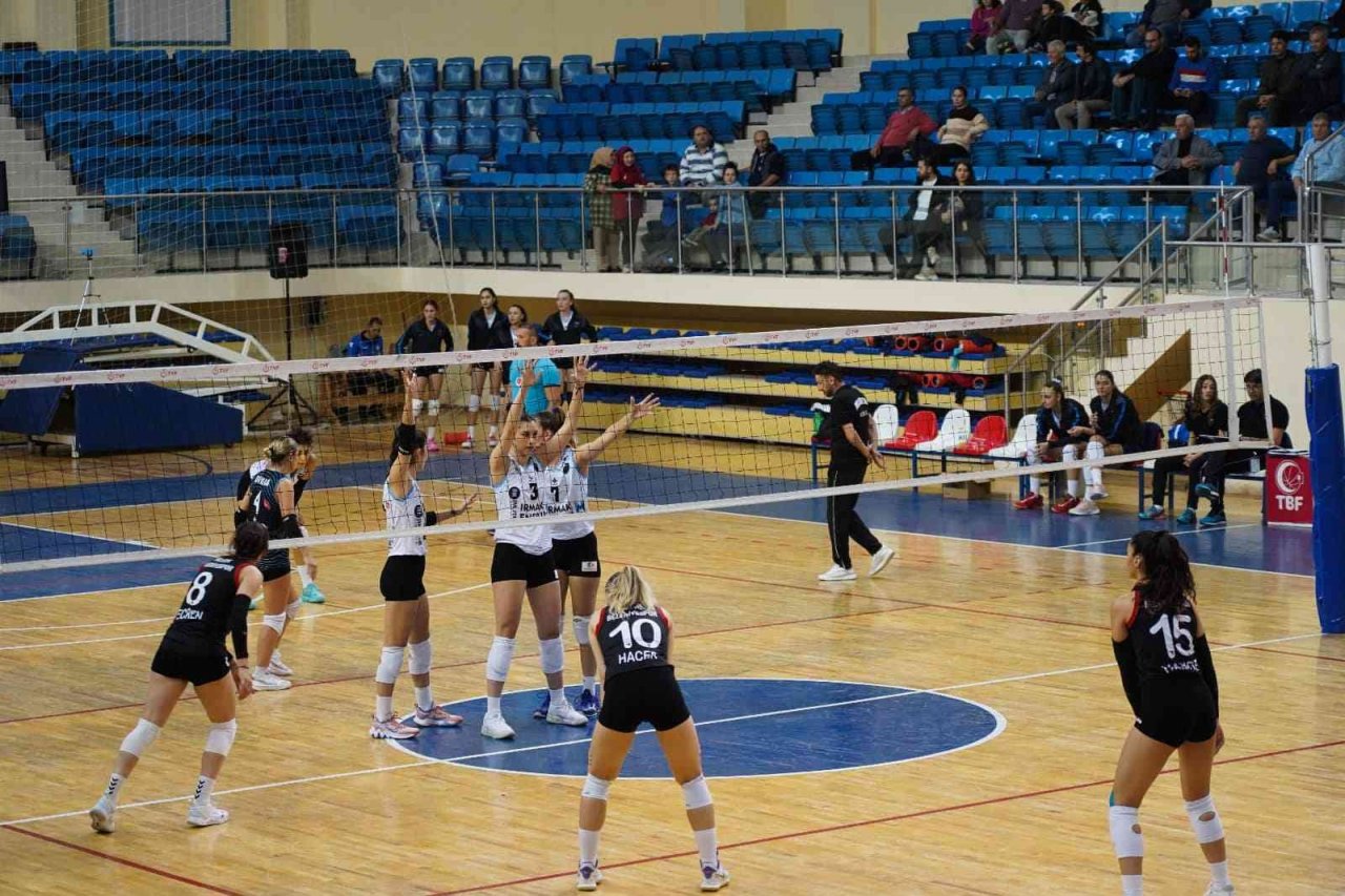 TVF Kadınlar 2. Ligi: Bilecik Belediye Spor Kadın Voleybol Takımı:3 - MFA Zonguldak DSİ:1