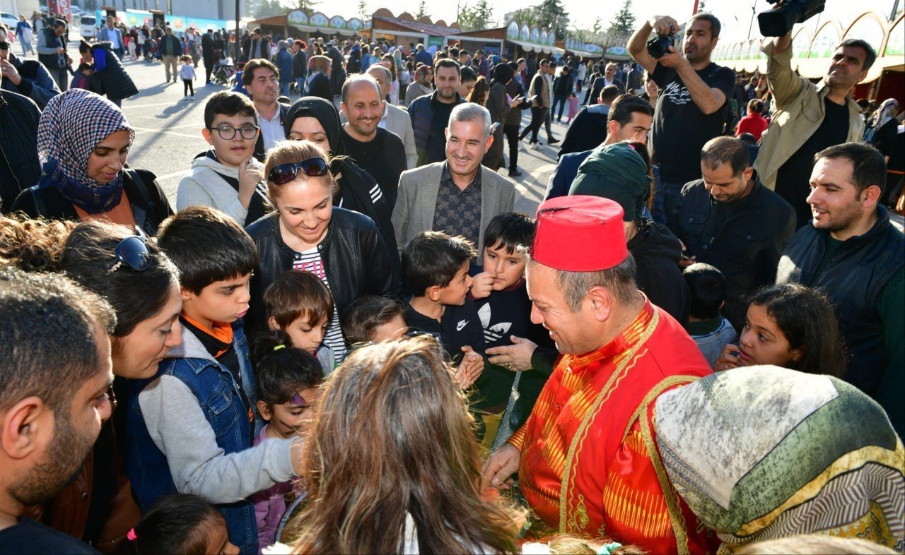 Yeşilyurt Çocuk Kitapları Festivali dolu dolu geçiyor