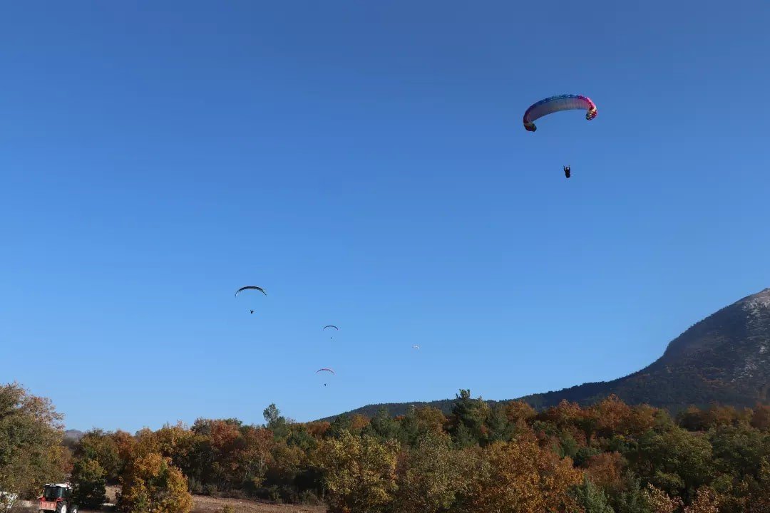 1300 rakımlı Hasan Dağı yamaç paraşütü tutkunlarının mekânı oldu