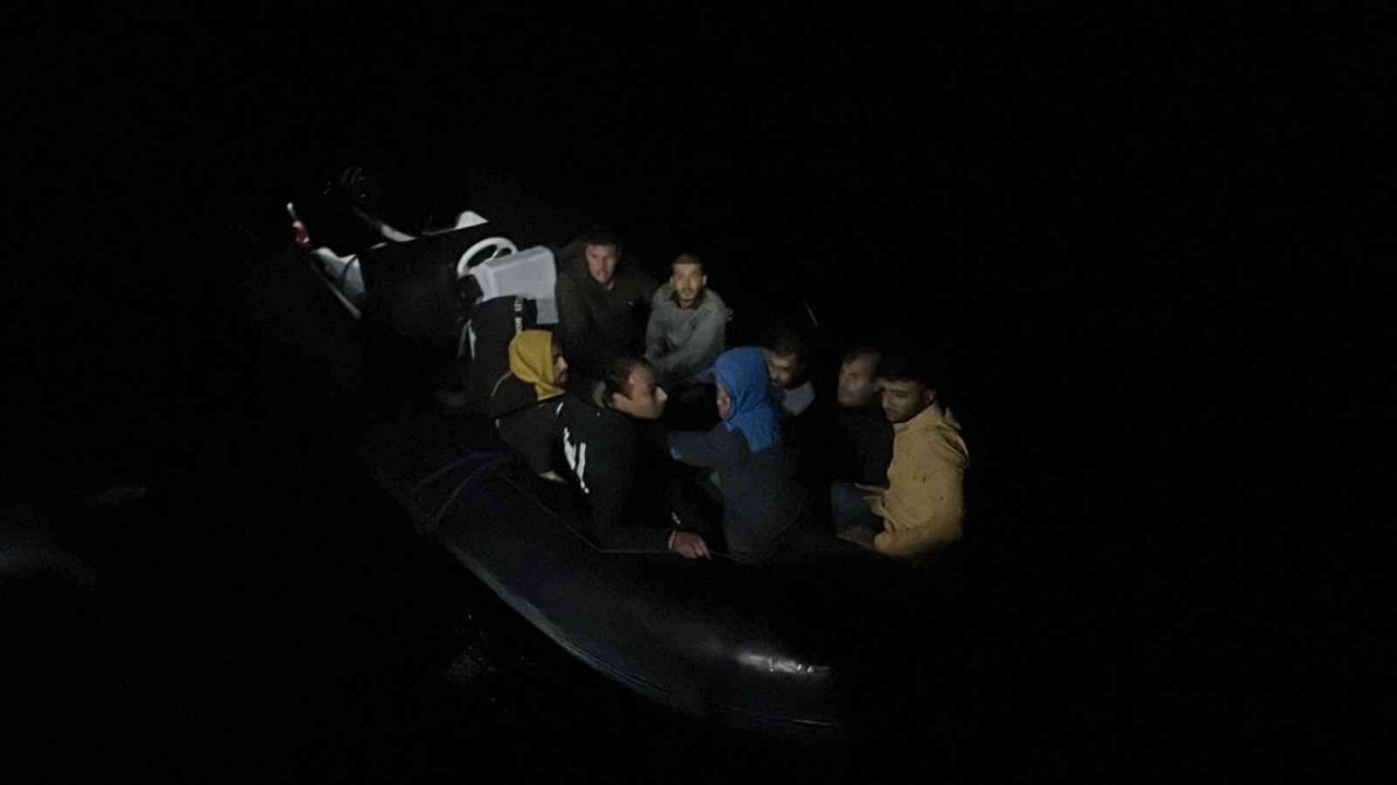 İki olayda 12 göçmen kurtarıldı