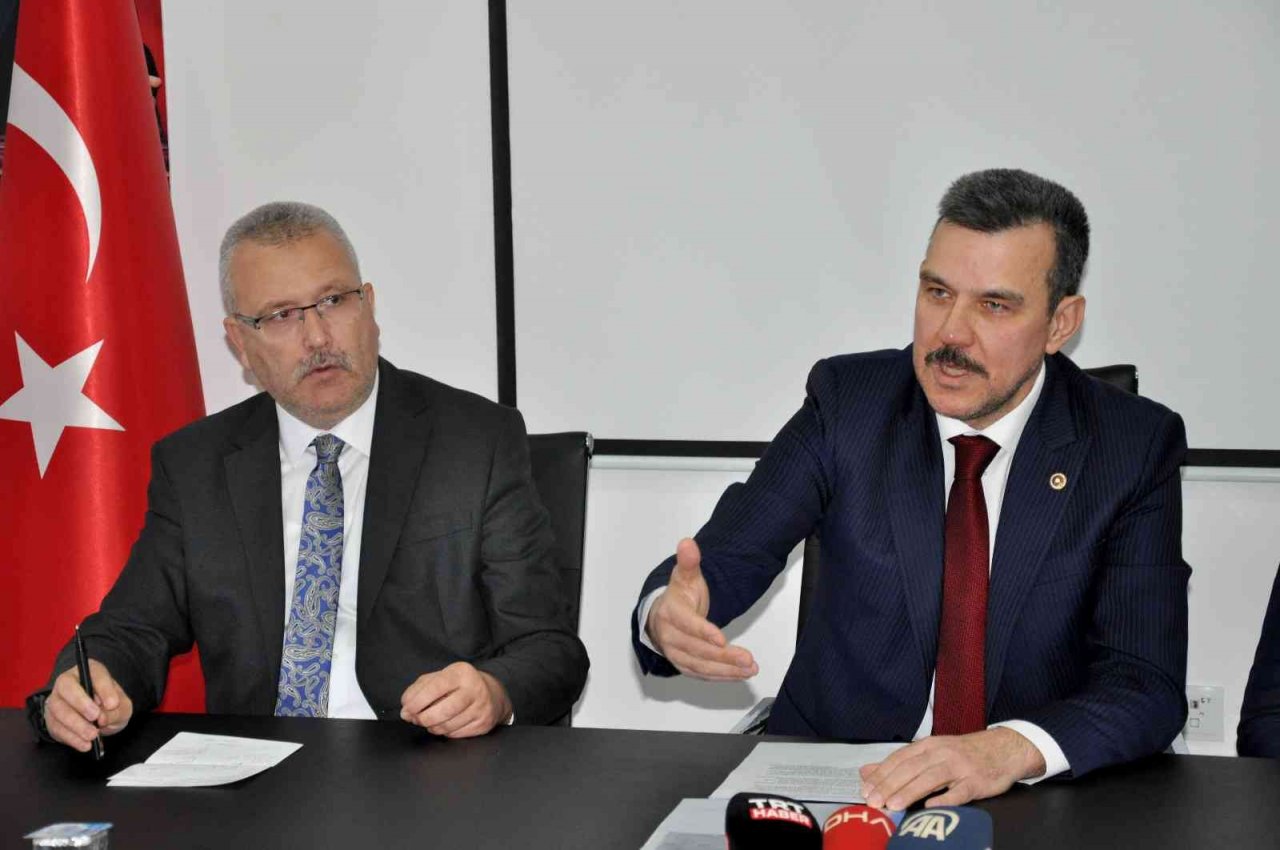 Esgin, "Karacabey hizmet yağmuruna tutuldu"