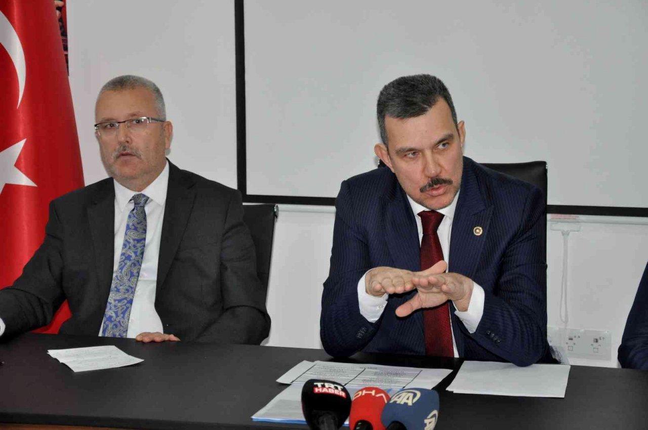 Esgin, "Karacabey hizmet yağmuruna tutuldu"