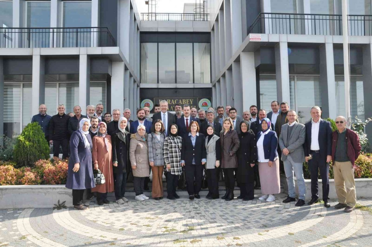 Esgin, "Karacabey hizmet yağmuruna tutuldu"