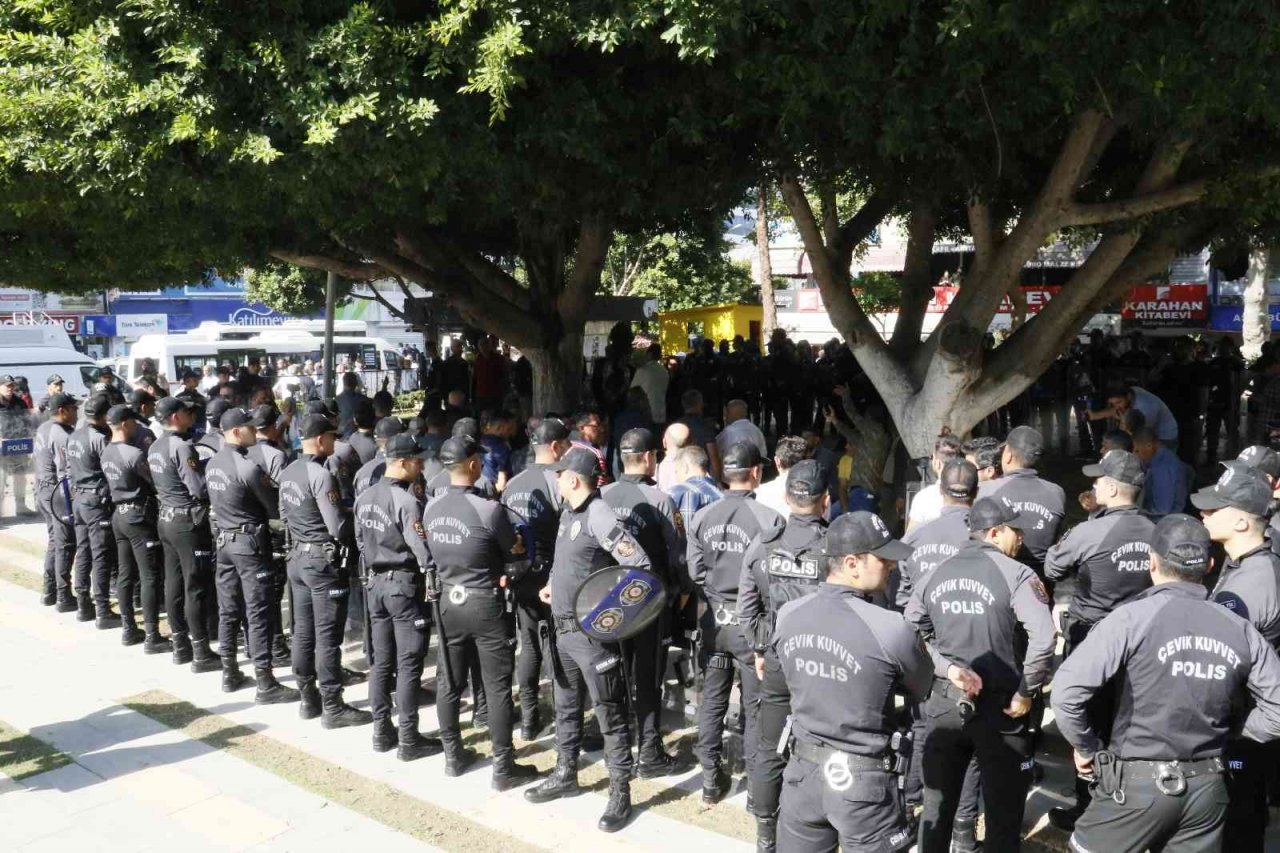 İzinsiz basın açıklaması yapmak isteyen HDP’lilere izin verilmedi