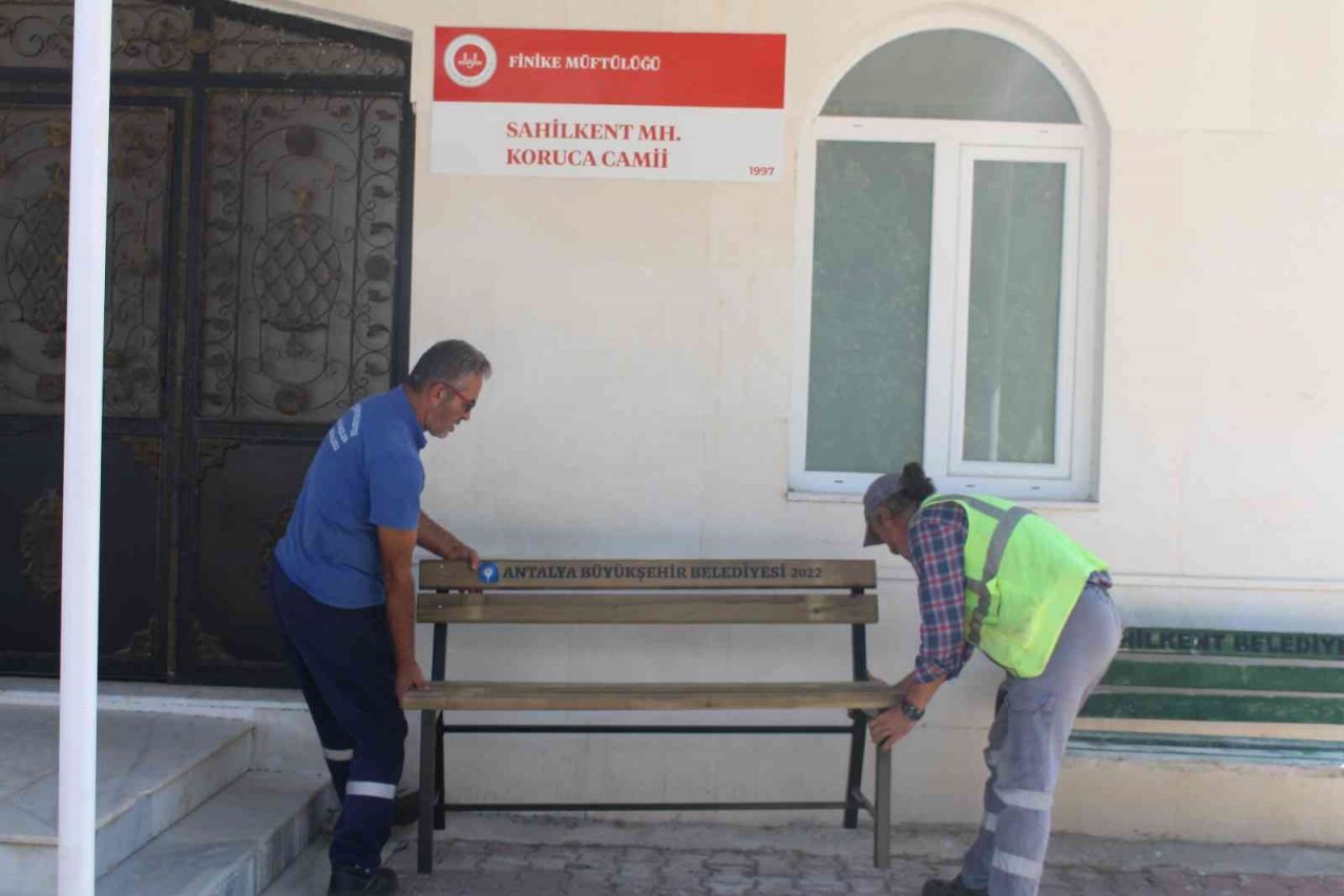 Büyükşehir’den bank ve piknik masası desteği