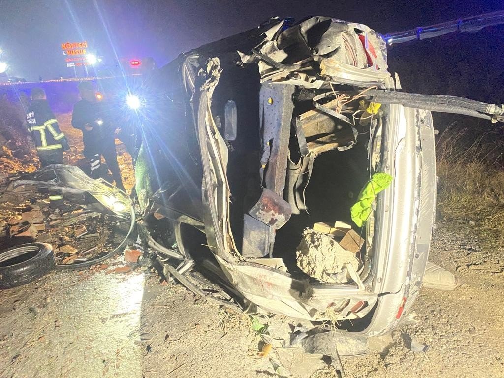 Bilecik’te yaşanan feci kazada 1 kişi öldü, 2 kişi yaralandı