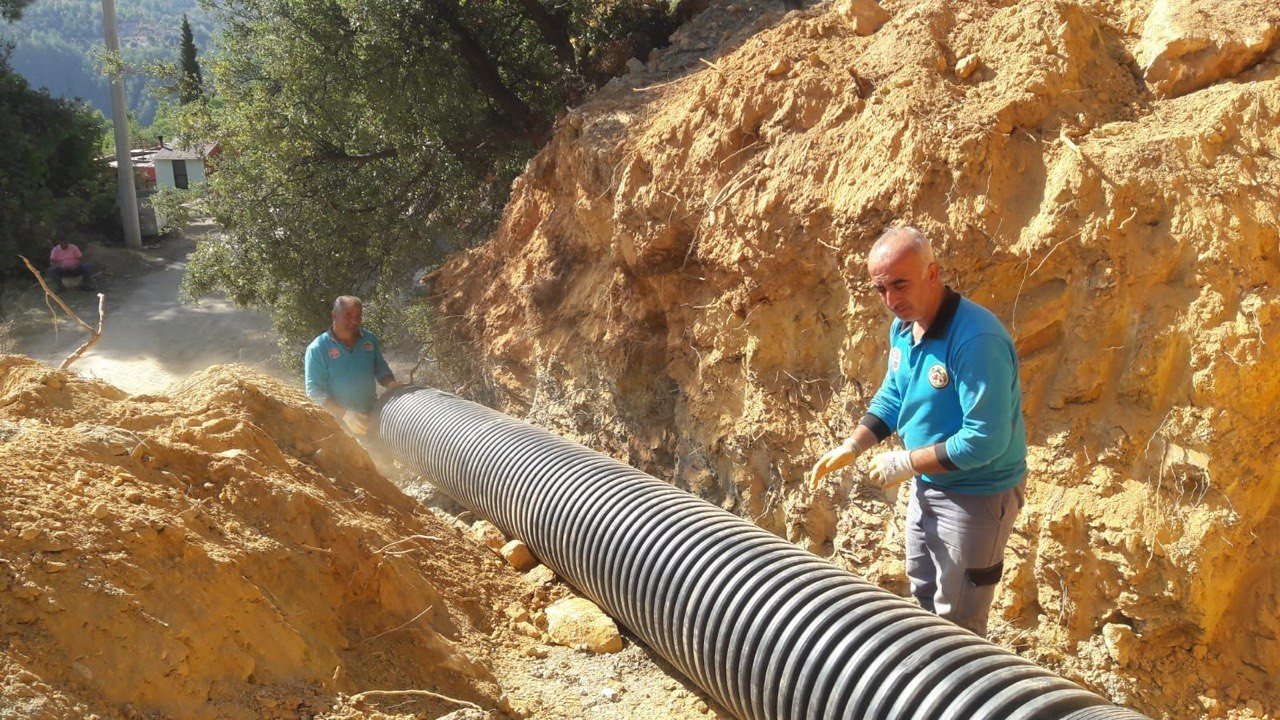 Alanya’da yaklaşan kış öncesi altyapı çalışmaları hız kazandı