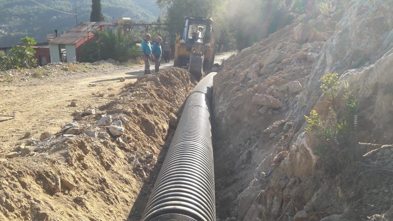 Alanya’da yaklaşan kış öncesi altyapı çalışmaları hız kazandı