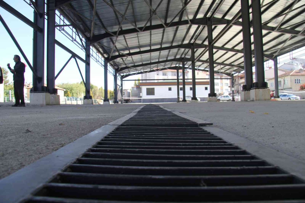 Bünyan’da mini terminal ve kapalı pazar yerinde inceleme