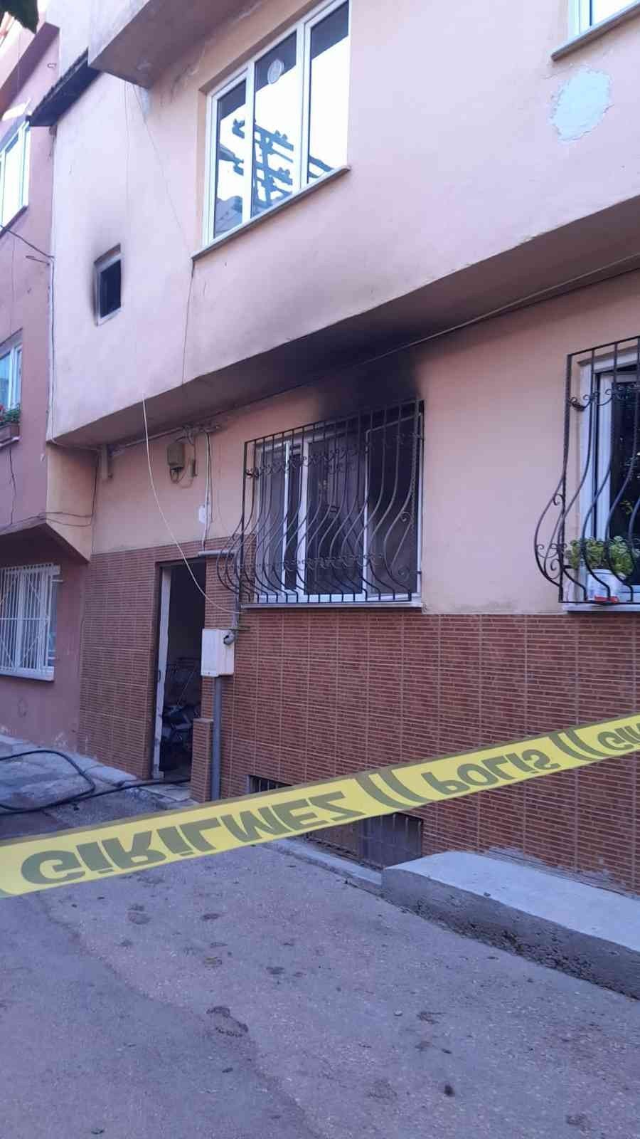 Mutfakta harlayan yağ sonucu bir kişi yanarak yaralandı