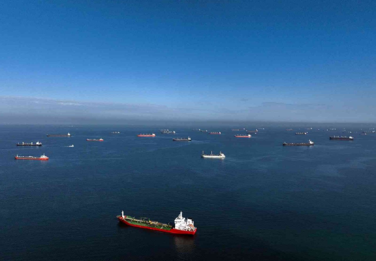 Tahıl koridoru için gelen gemiler İstanbul çevresinde bekliyor