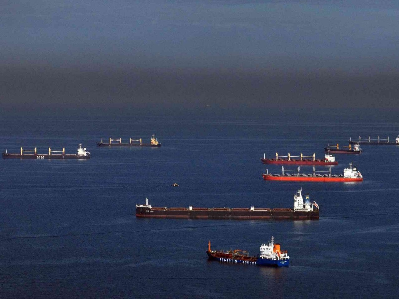 Tahıl koridoru için gelen gemiler İstanbul çevresinde bekliyor