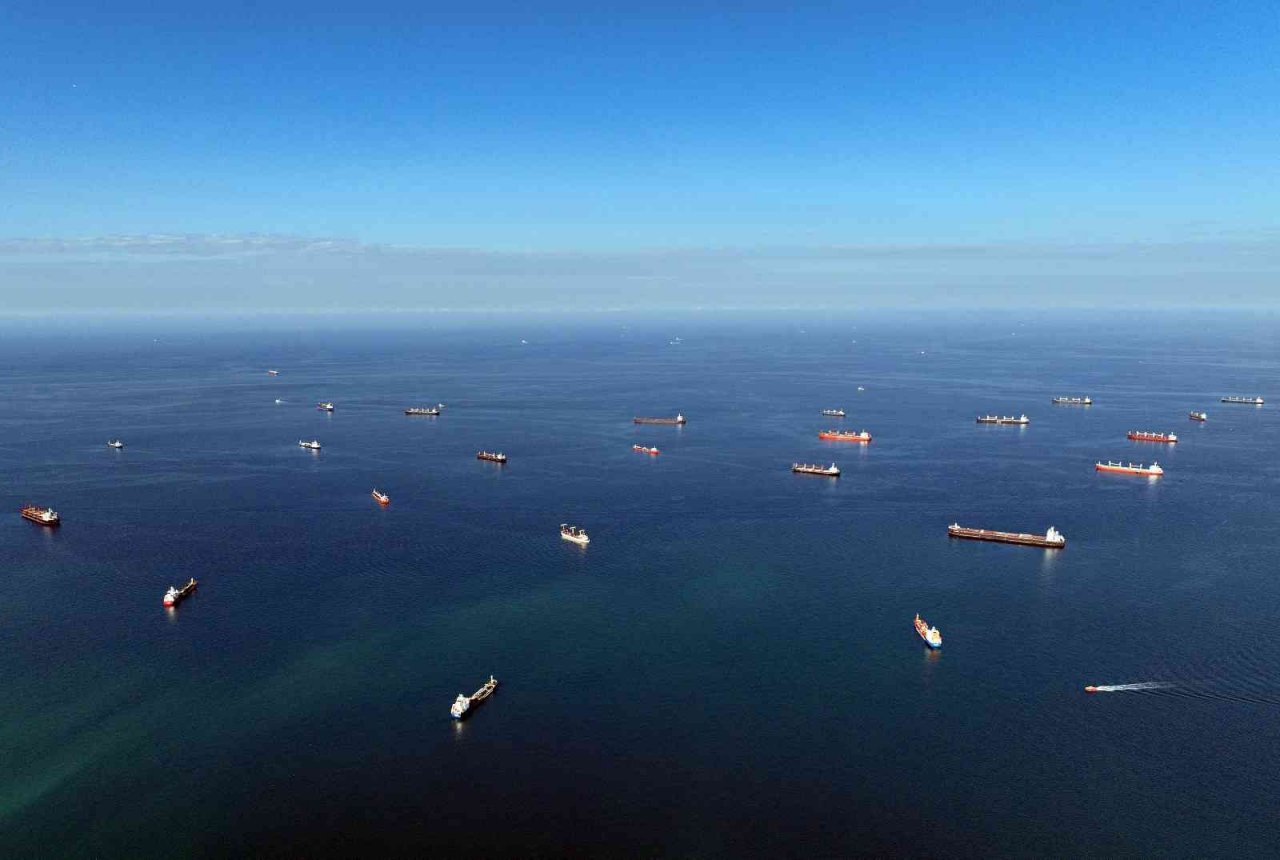 Tahıl koridoru için gelen gemiler İstanbul çevresinde bekliyor