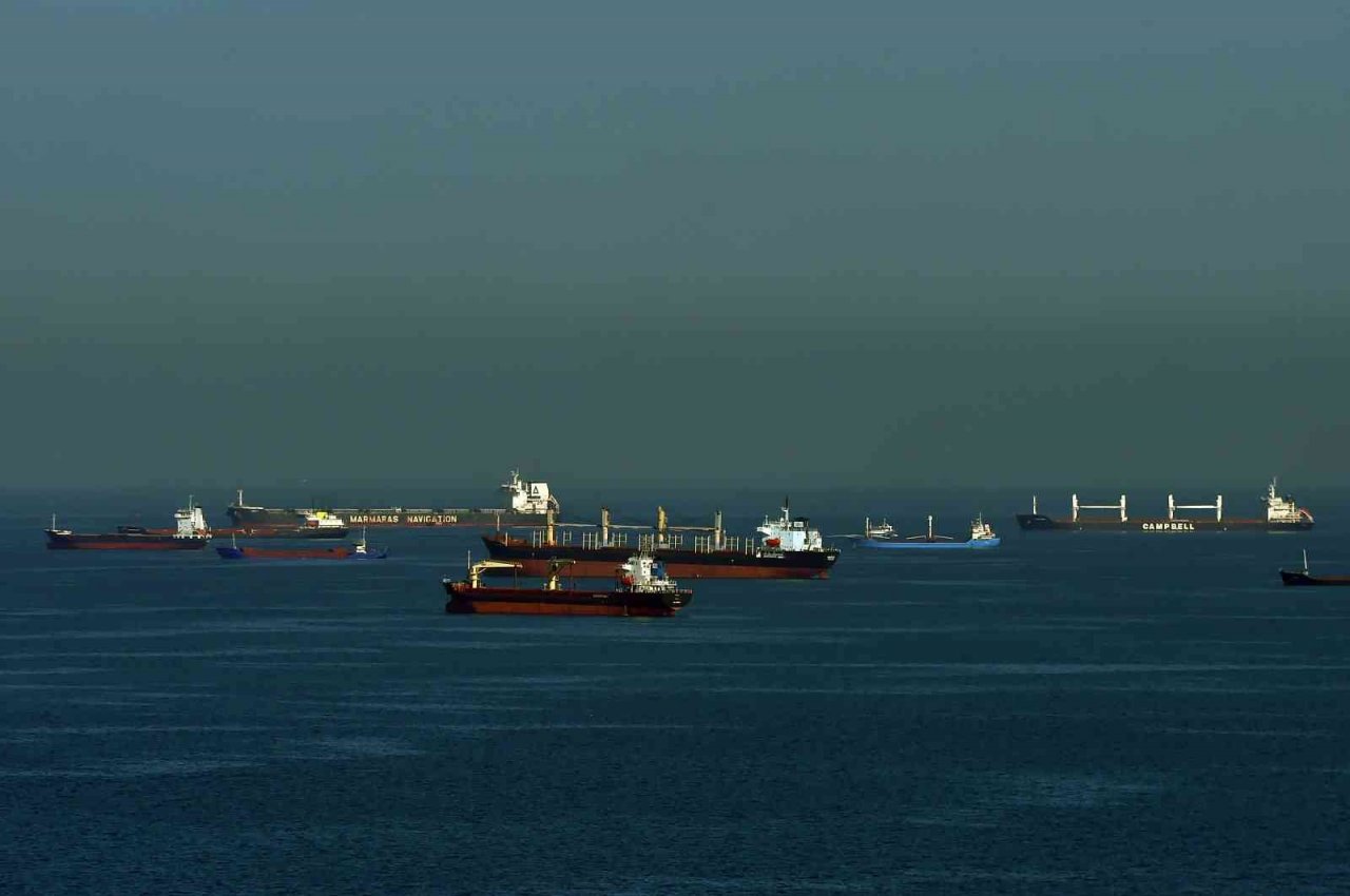 Tahıl koridoru için gelen gemiler İstanbul çevresinde bekliyor