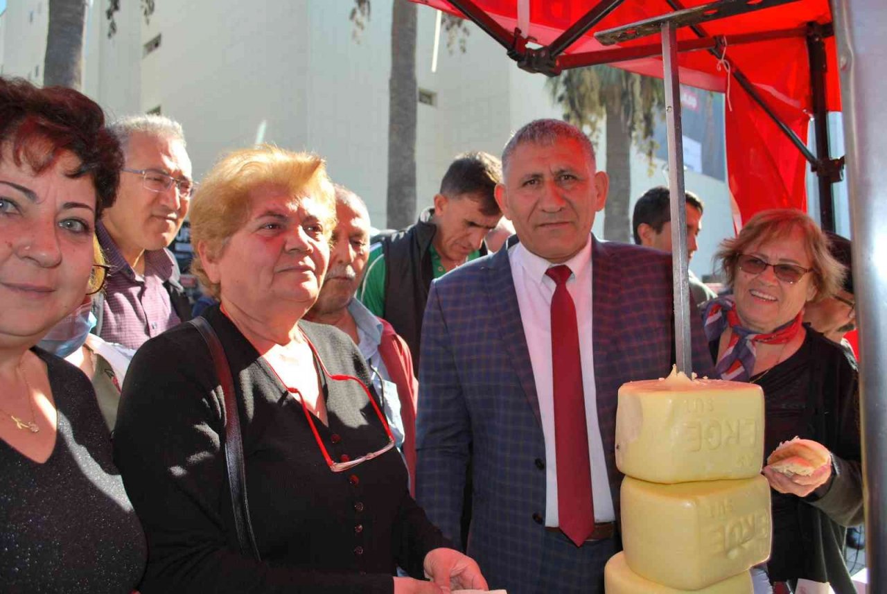 Döner çeşitlerine bir yenisi daha eklendi: Kaşar peyniri döneri