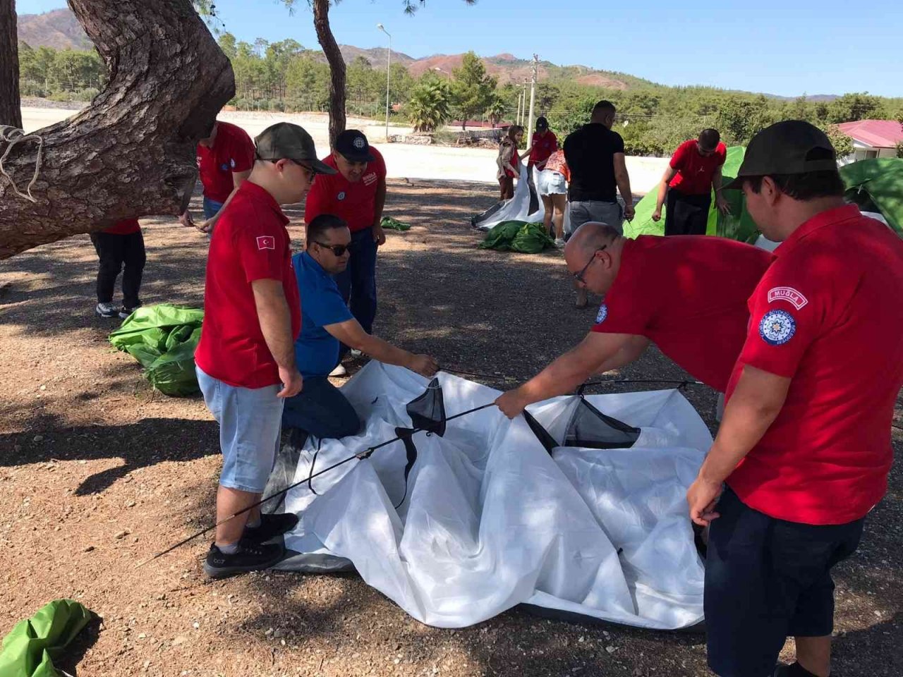 Engelsİzciler Projesi’ne teşekkür plaketi