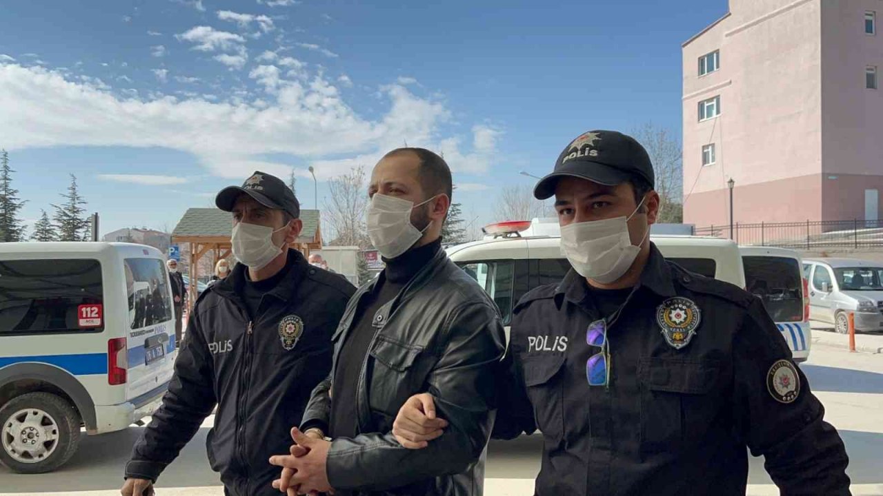 Otobüs şoförünü bıçakla yaralayan saldırgana 4 yıl 17 ay hapis