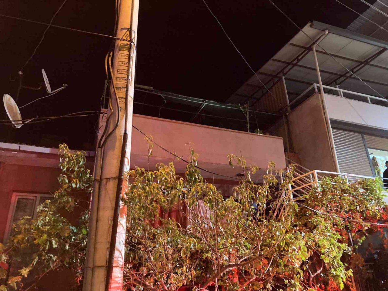 İzmir’de evde çıkan yangında 1 kişi hayatını kaybetti