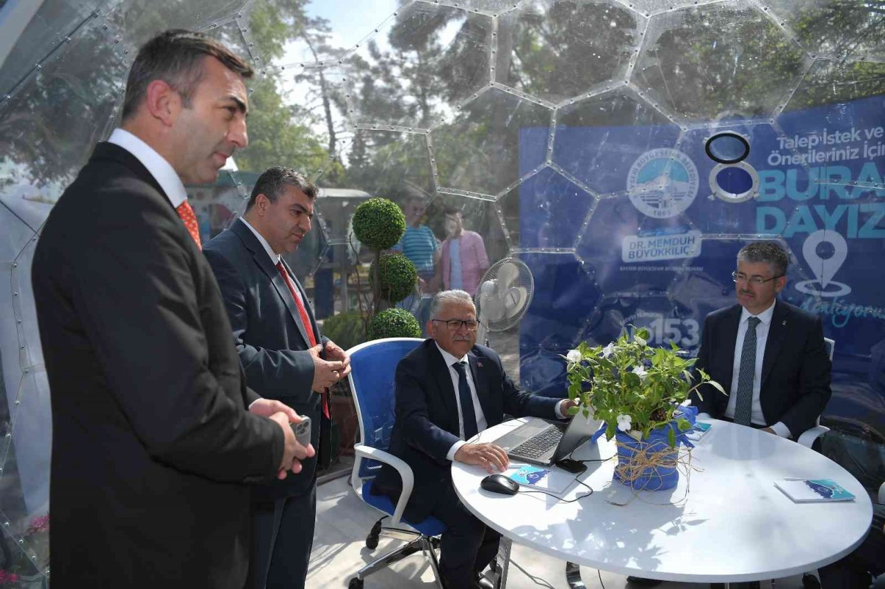 İletişim Küresi Saat Kulesi’nde Hizmet Verecek