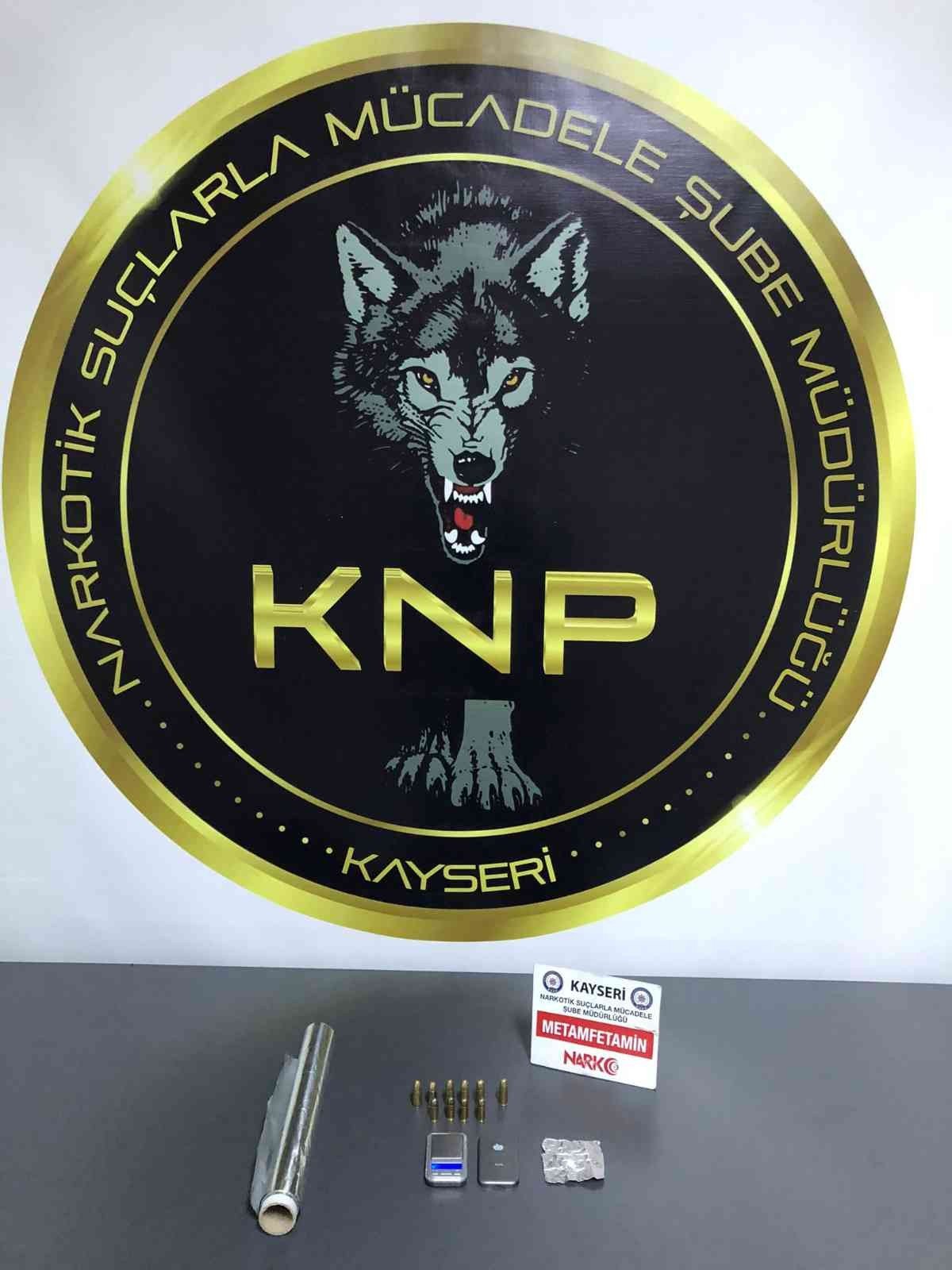 Narkotik polisinden zehir tacirlerine darbe