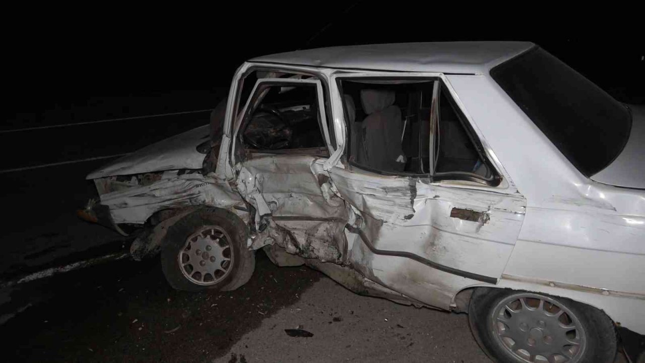 Ters yöne giren ehliyetsiz ve alkollü sürücü trafikte dehşeti yaşattı: 3 yaralı