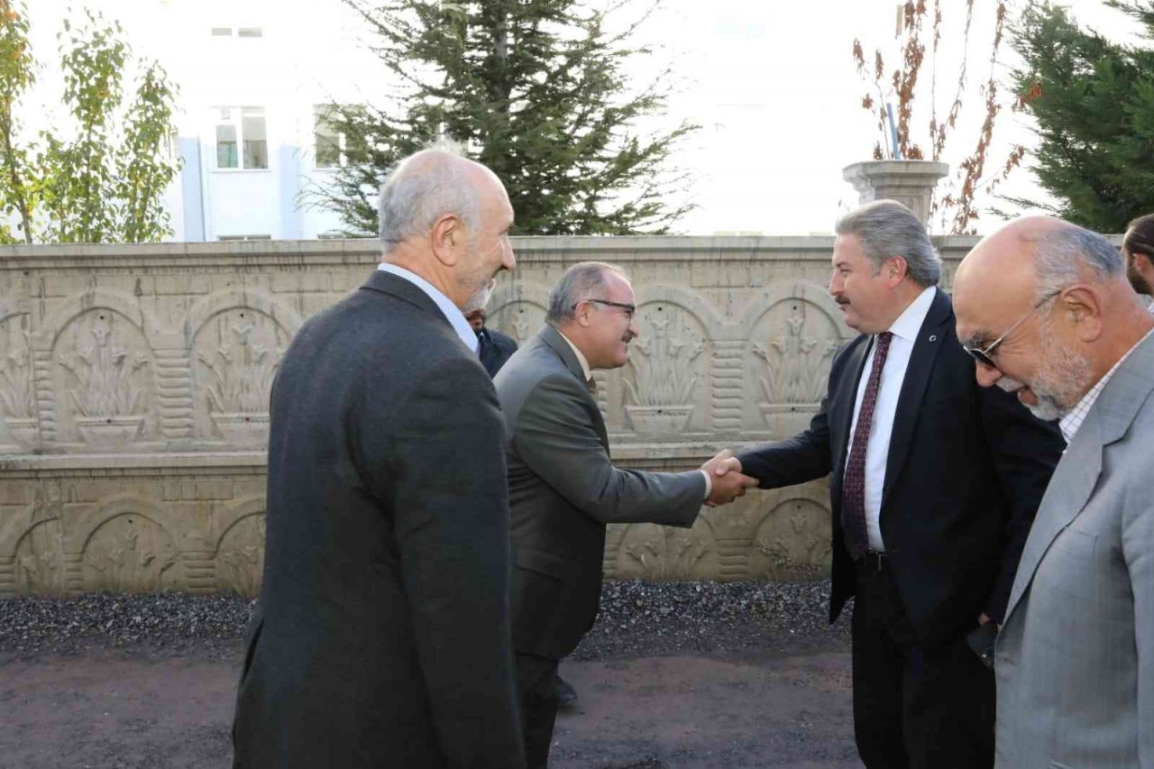 Başkan Palancıoğlu, Germir’deki öğrenci yurdu inşaatını inceledi