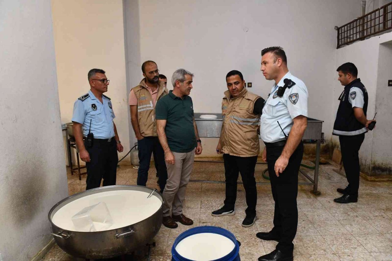 Mersin’de kaçak ve sağlıksız peynir imalathanesi mühürlendi