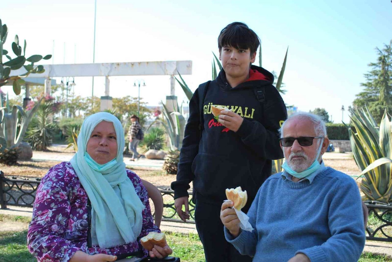 Döner çeşitlerine bir yenisi daha eklendi: Kaşar peyniri döneri