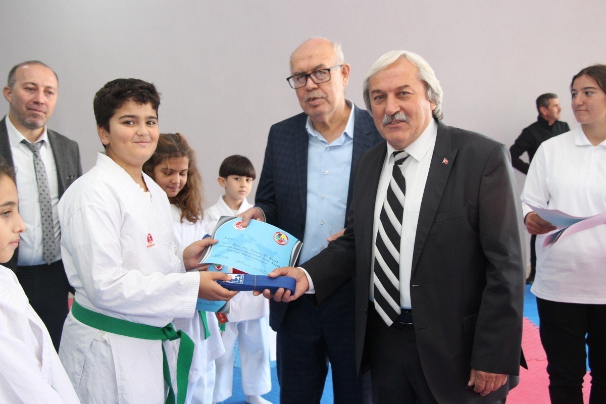 Minikler kuşak heyecanı yaşadı