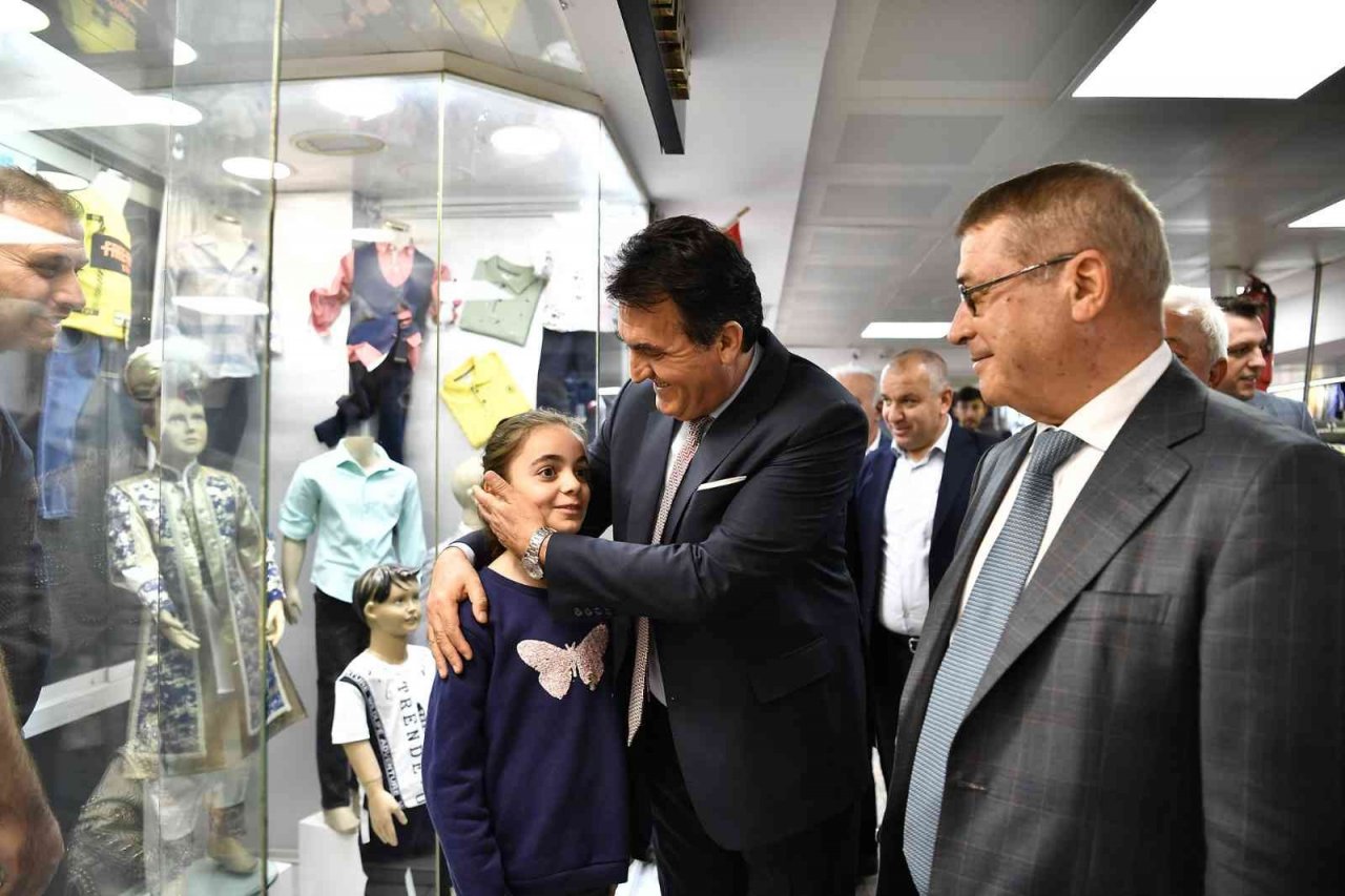 Başkan Dündar, "Esnaf dostu bir belediyeyiz"