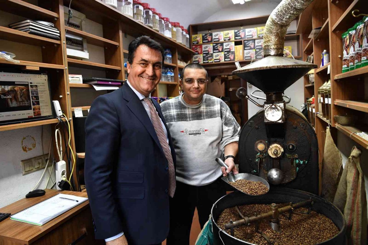 Başkan Dündar, "Esnaf dostu bir belediyeyiz"