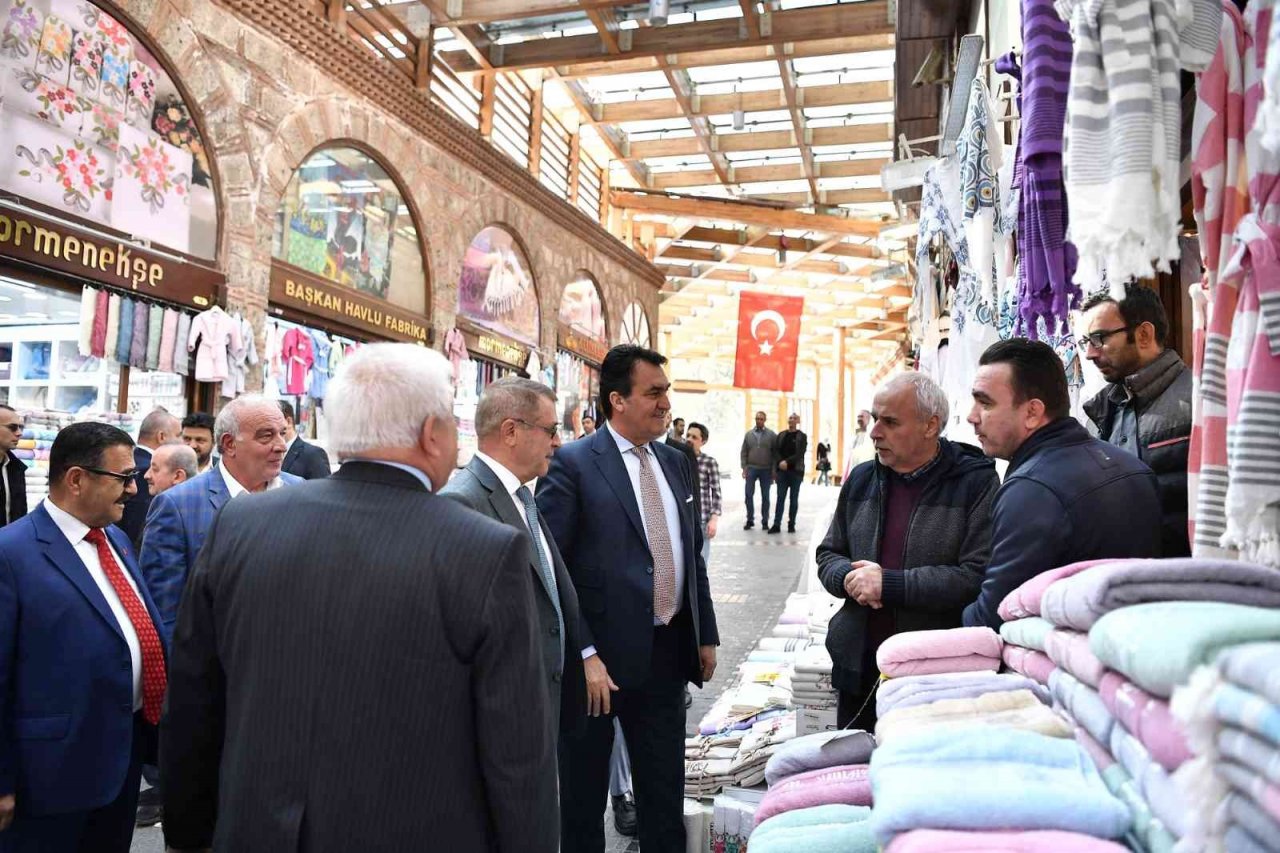 Başkan Dündar, "Esnaf dostu bir belediyeyiz"