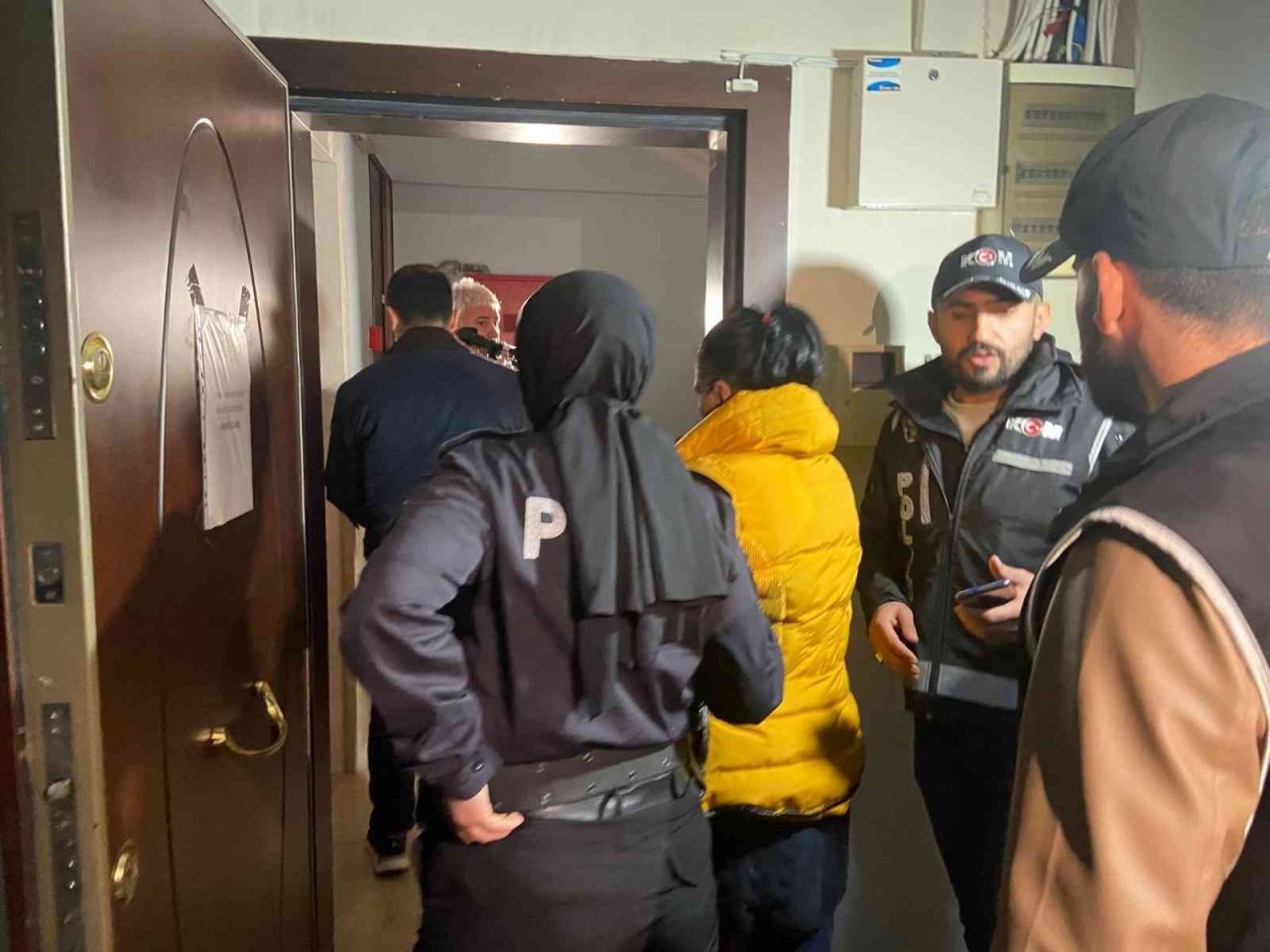 ÖSYM’nin yaptığı ehliyet ve SRC sınavlarında sahtecilik yapan çeteye eş zamanlı operasyon