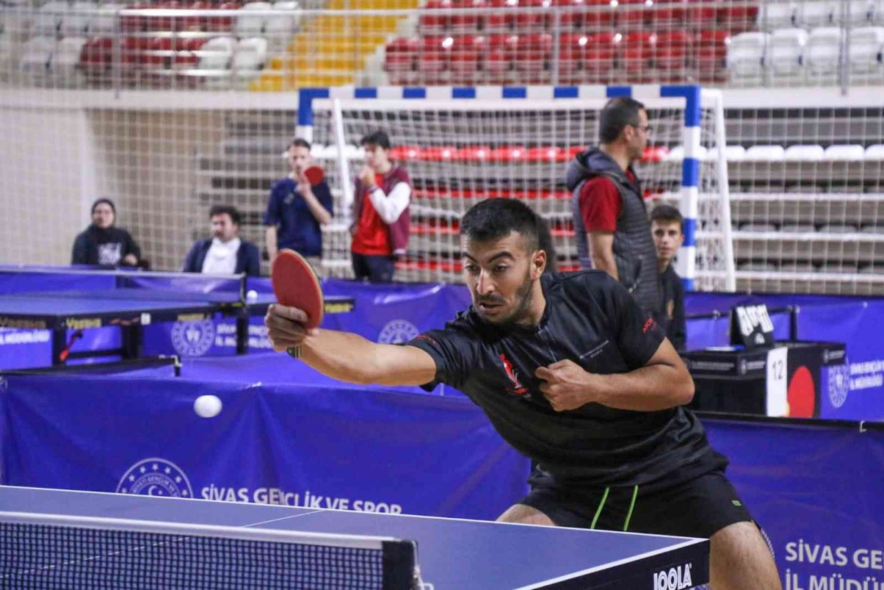 Kupa kazanmak için ter döktüler