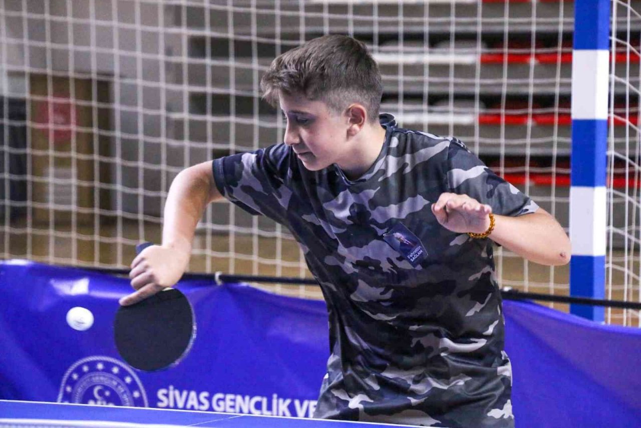 Kupa kazanmak için ter döktüler